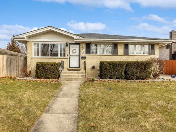 236 W Lake Park Dr, Addison, IL 60101