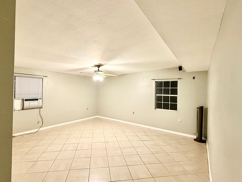 1st image of 2120 Poinciana Dr
