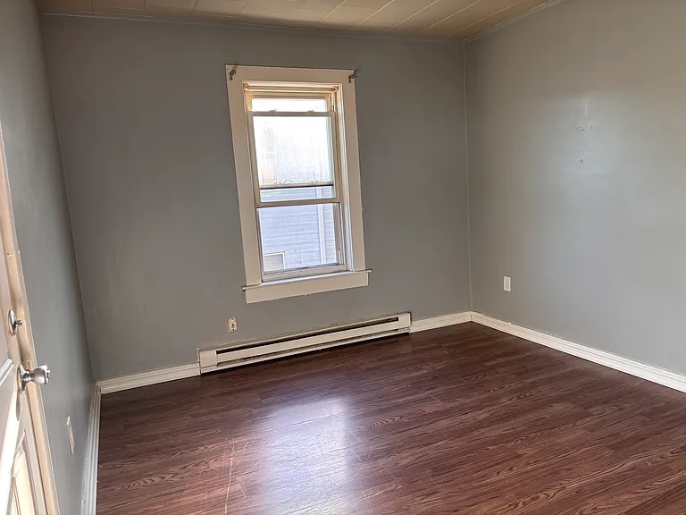 18 Esther St #3 — Photo 6