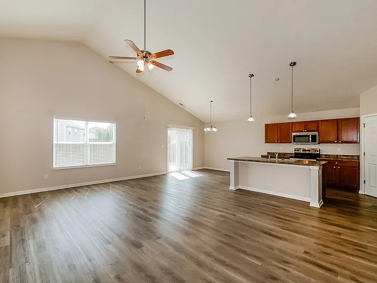2532 Copper Hill Dr — Photo 5