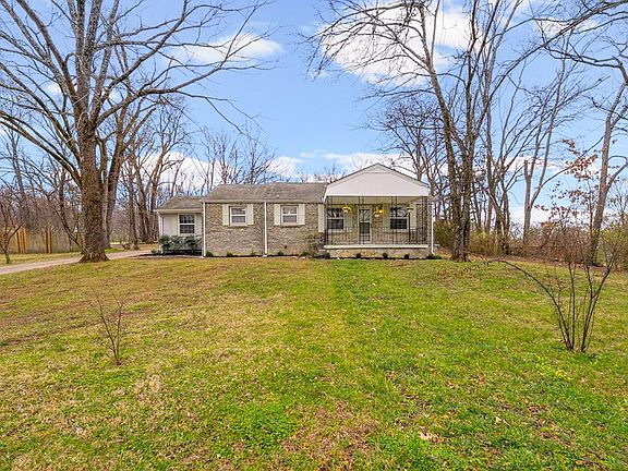 3rd image of 1225 Currey Rd