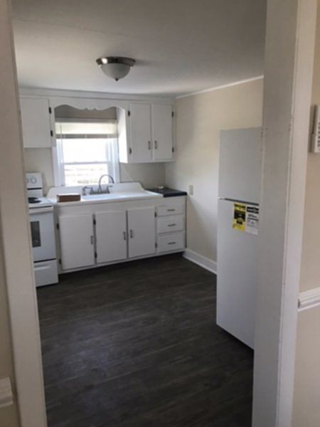 2nd image of 160 James St