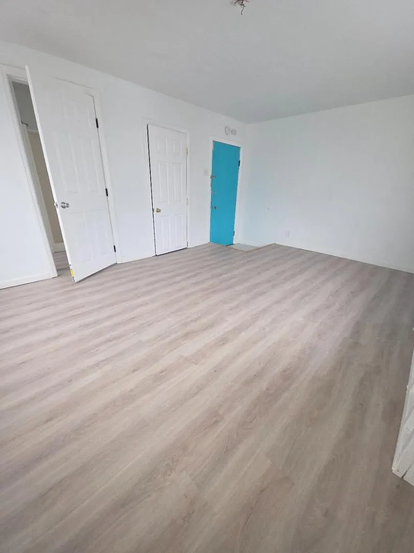 129 S Kingston Ave - Rm 9 — Photo 1