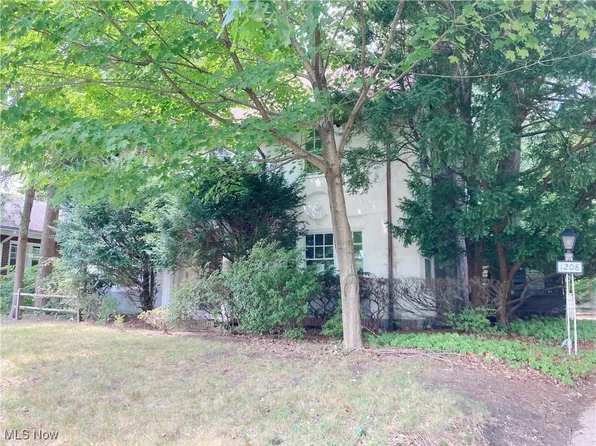 1208 N Howard St, Akron, OH 44310