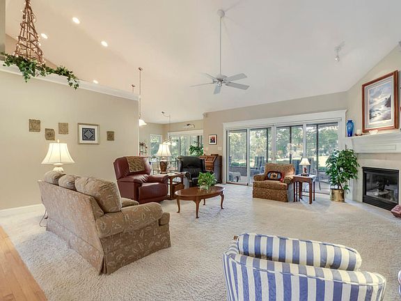 3rd image of 213 Oligi Cir