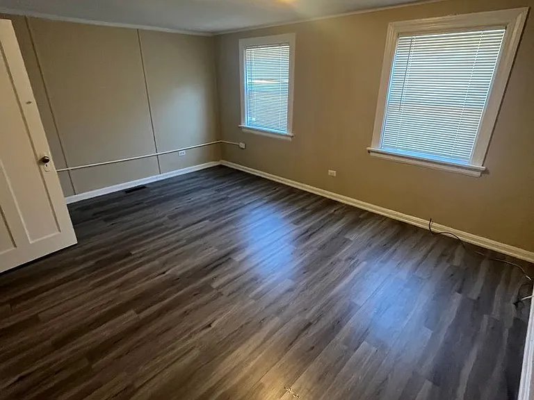 235 Emming St — Photo 8