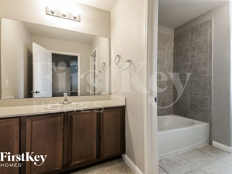 9005 Woodfern Dr — Photo 15