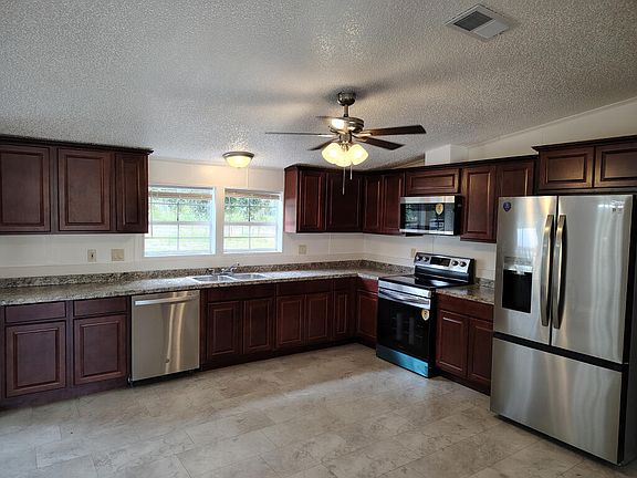 2nd image of 650 NE 170th Ave