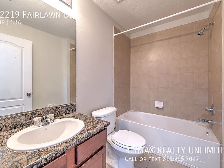 12219 Fairlawn Dr — Photo 25