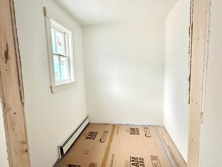 192 Center Rd — Photo 36
