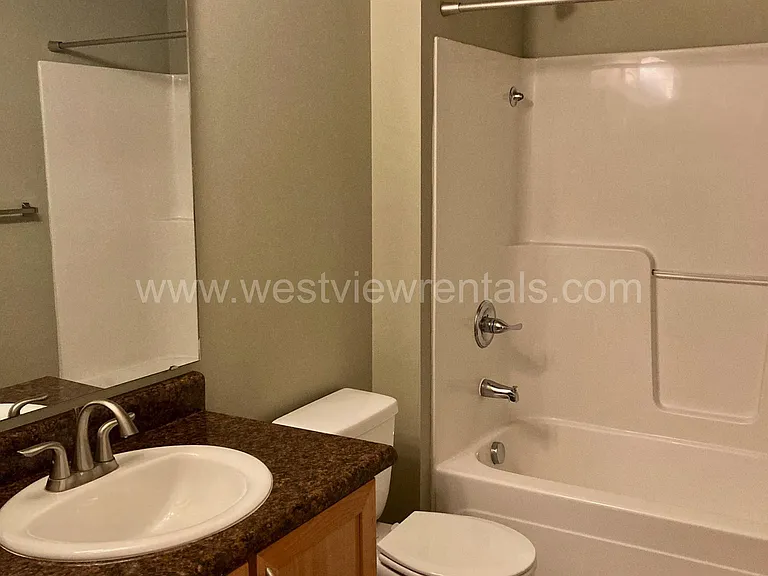 200 E Maple St — Photo 53
