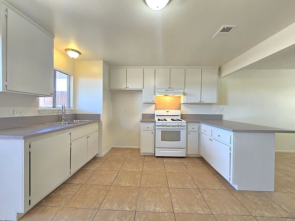 4th image of 8318 Dogbane Ave #F