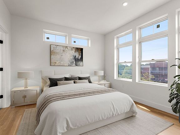 5th image of 581 Salem St #404