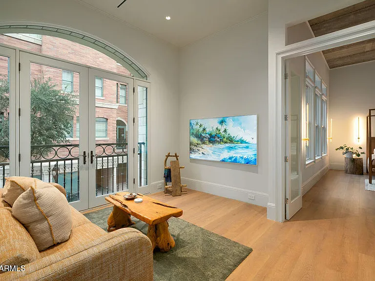 50 W Palm Ln — Photo 30