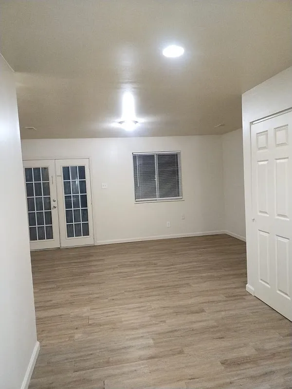 3 bed, 1.5 bath, 1000 sqft, $1,200 — Photo 2