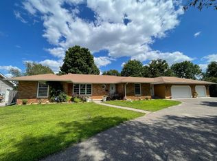 5520 Twin Lake Ter N, Minneapolis, MN 55429