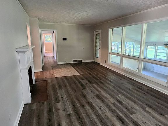4th image of 5556 Glenview Dr