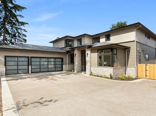 8909 SW Inez St, Tigard, OR 97224