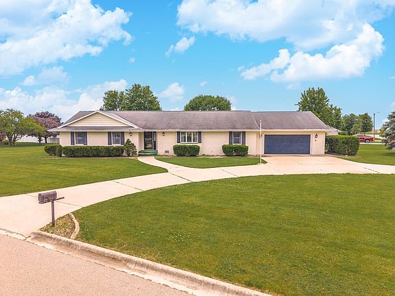 3rd image of 301 Scott Dr