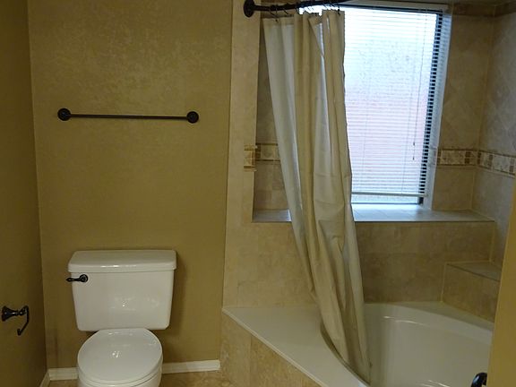 4th image of 8933 Casa Dr
