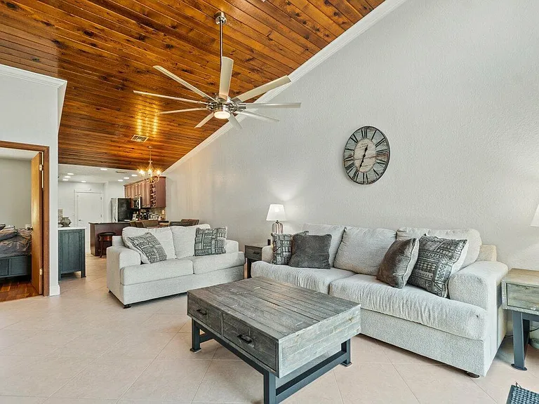 12542 Westhampton Cir — Photo 9