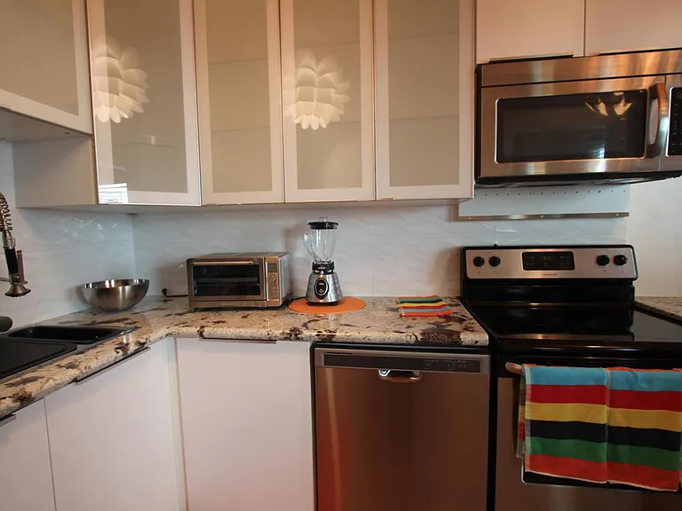 35 Clubhouse Ave #F — Photo 9