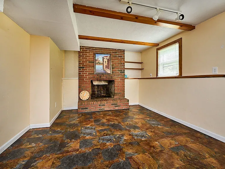 167 Rocky Hill Rd — Photo 14
