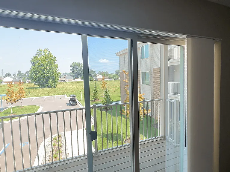 Prentiss Pointe Apartments — Photo 325