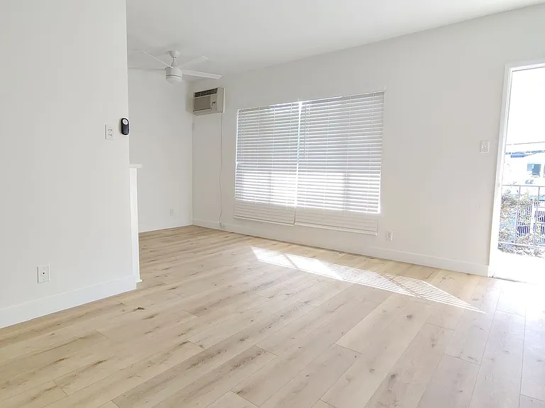 3820 Frances Ave — Photo 7