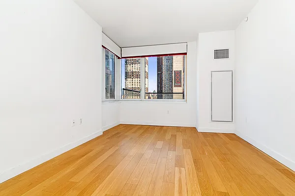 Rented by Compass | media 9