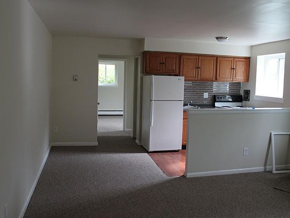 3rd image of 3918 James St APT 2