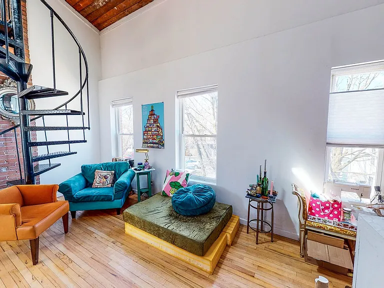 924 State St #5 — Photo 2