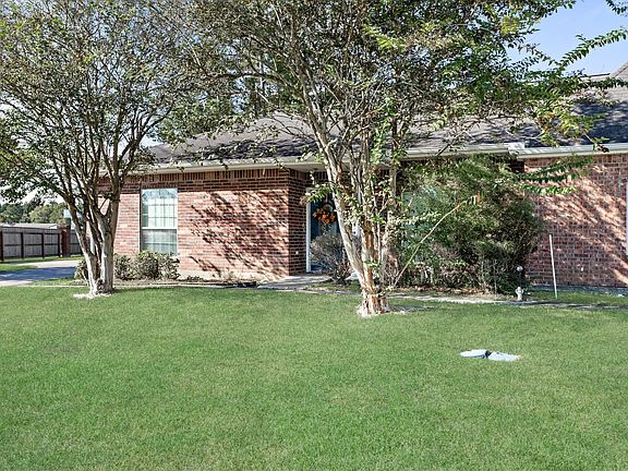 3rd image of 21 Stephens Ln