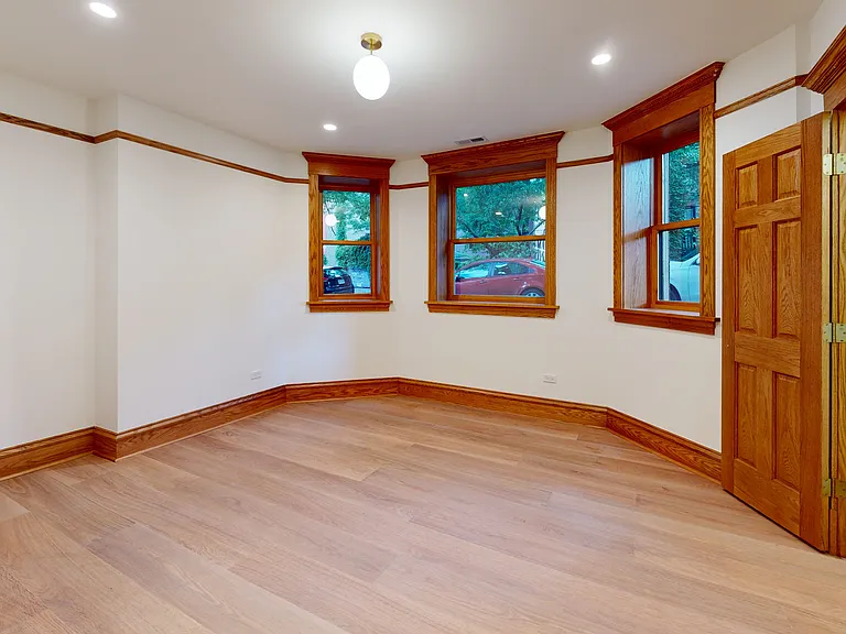 1233 N Hoyne Ave #G — Photo 5