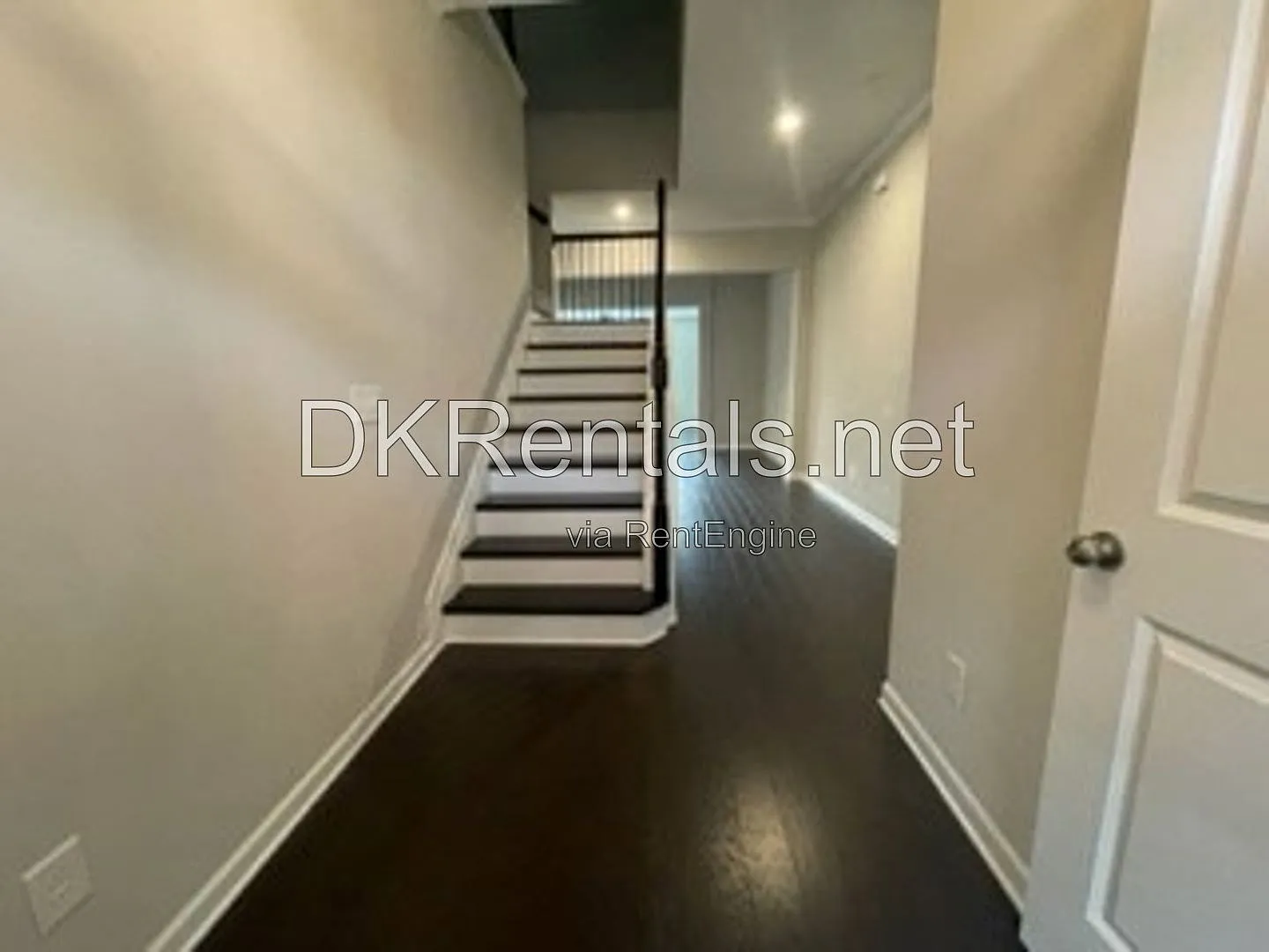 4 bed, 3.5 bath, 3340 sqft, $3,400 — Photo 2