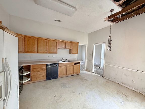 5th image of 1680 Berryhill Rd