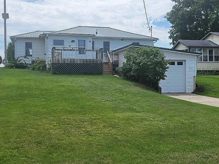 2 bed, 1250 sqft, $1,400 — Photo 2