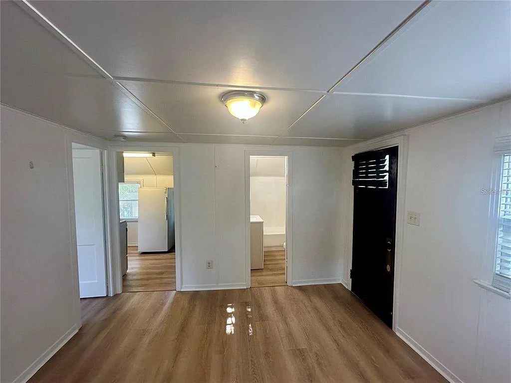 1 bed, 1.0 bath, 400 sqft, $850 — Photo 2