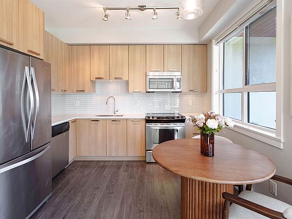 3rd image of 15388 105th Ave #406