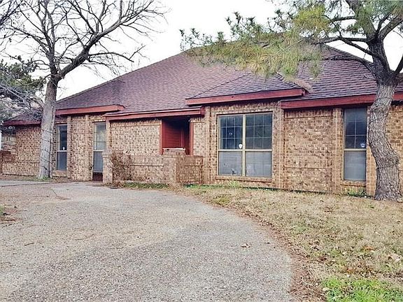 3rd image of 3024 Sheraton Dr