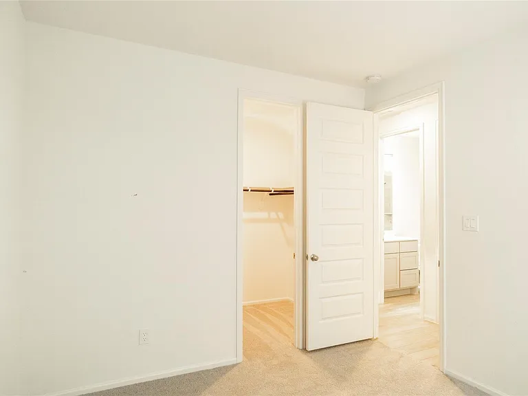 31410 Golden Cliffs Ln — Photo 9