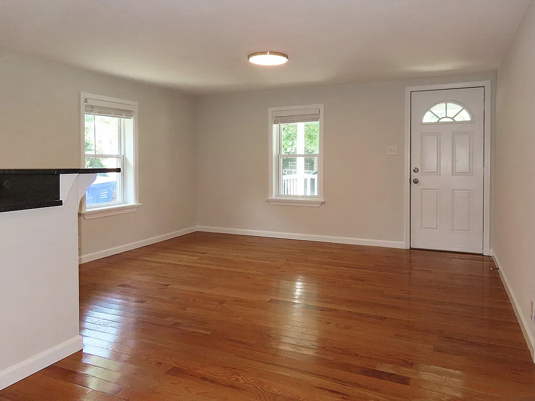 3 bed, 1000 sqft, $2,700 — Photo 4