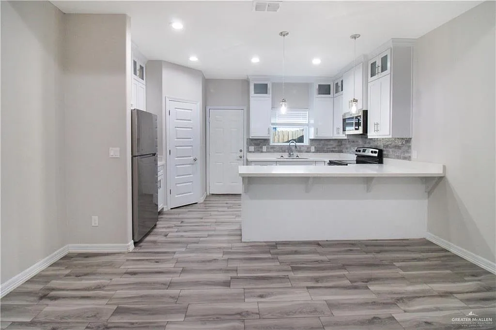2 bed, 2.0 bath, 935 sqft, $995 — Photo 3