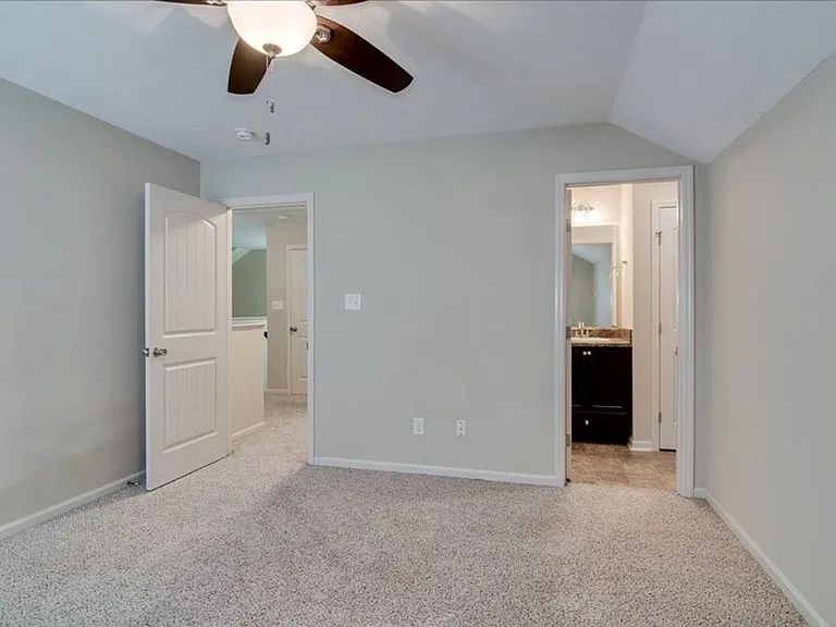 763 Chinaberry Ct — Photo 9
