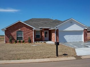 2304 Pinehurst Ct, Shawnee, OK 74801