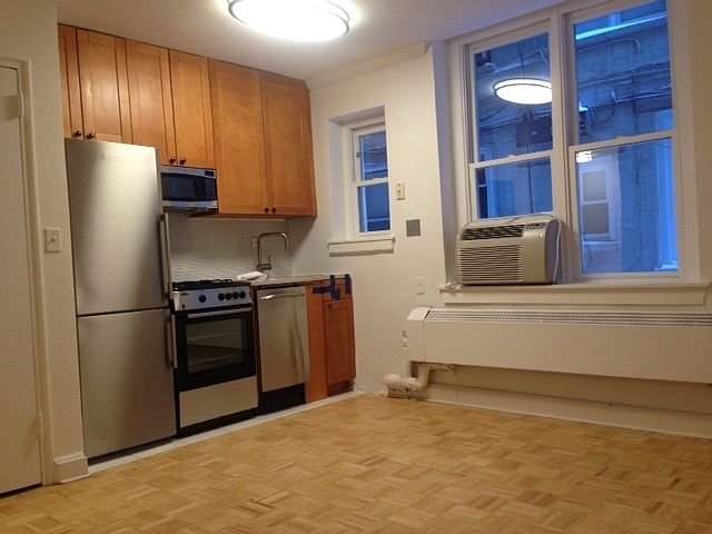 1st image of 209 E 66th St APT 1B