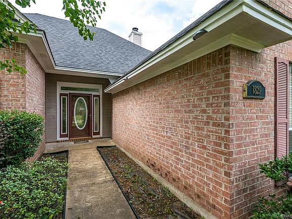 2nd image of 1829 Emberwood Cir