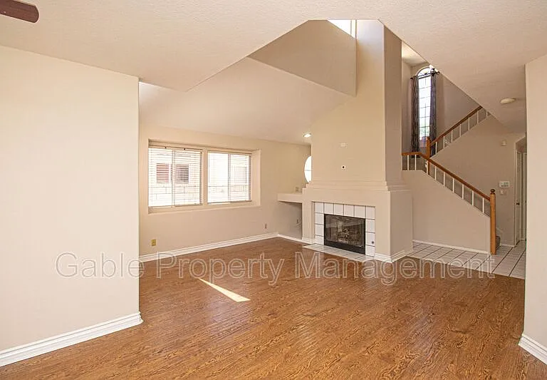 25804 Dickens Ct — Photo 7