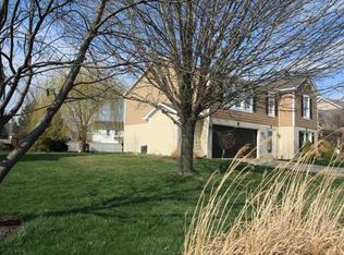 9166 Pointe Ct, Fishers, IN 46037