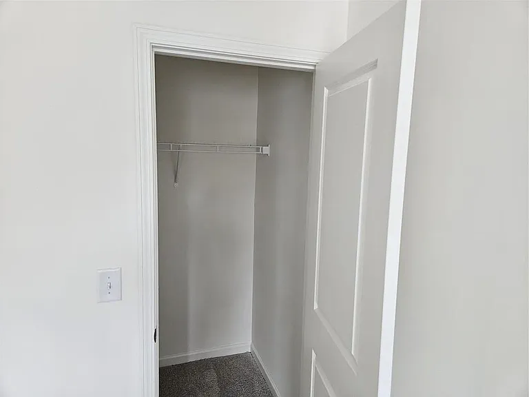 326 Silverton Dr — Photo 20
